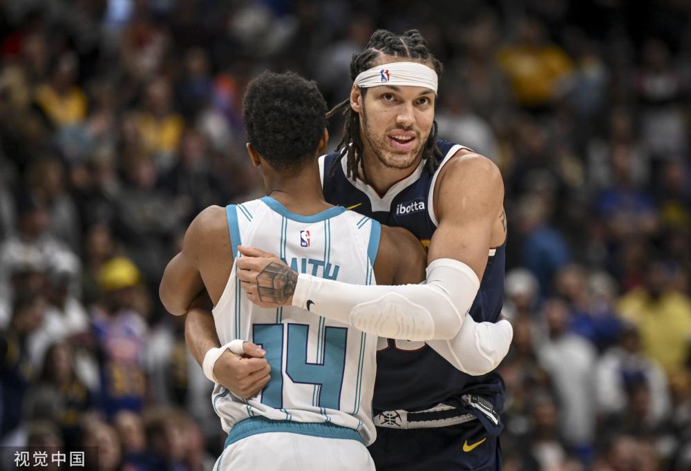 他站上了国 他站上了国