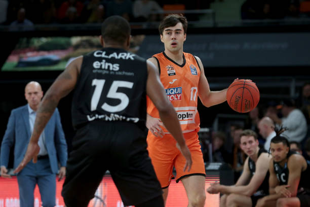 成为篮球史 成为篮球史