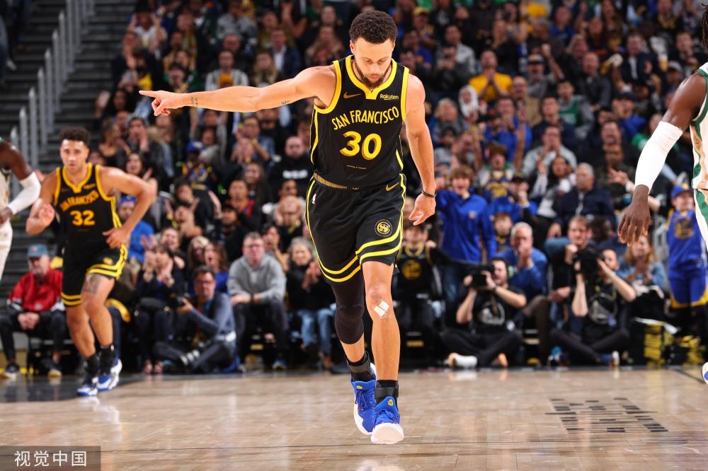 它巧妙地结 它巧妙地结