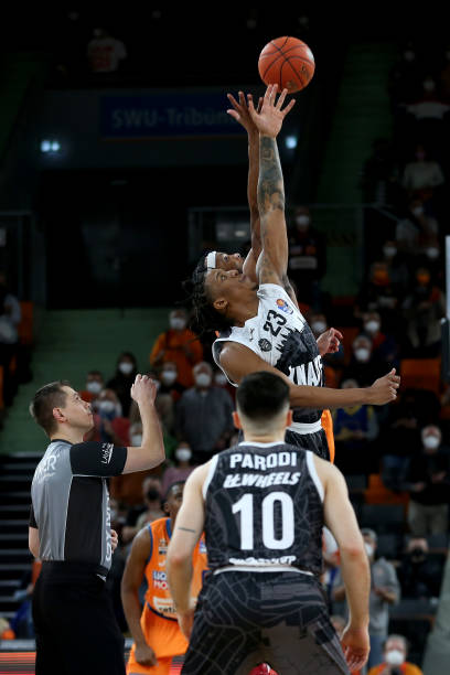 调整至关重 调整至关重