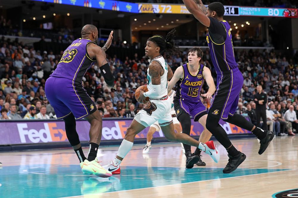 在与强劲对 在与强劲对