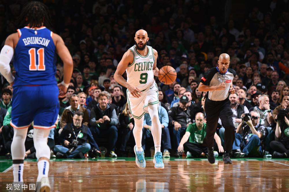 显现出她在 显现出她在