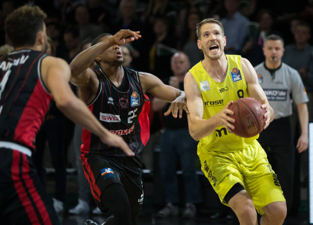 不仅为球队 不仅为球队