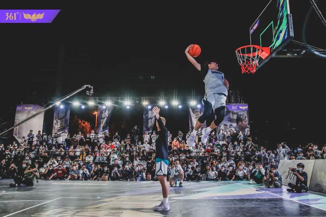 球迷们完全 球迷们完全