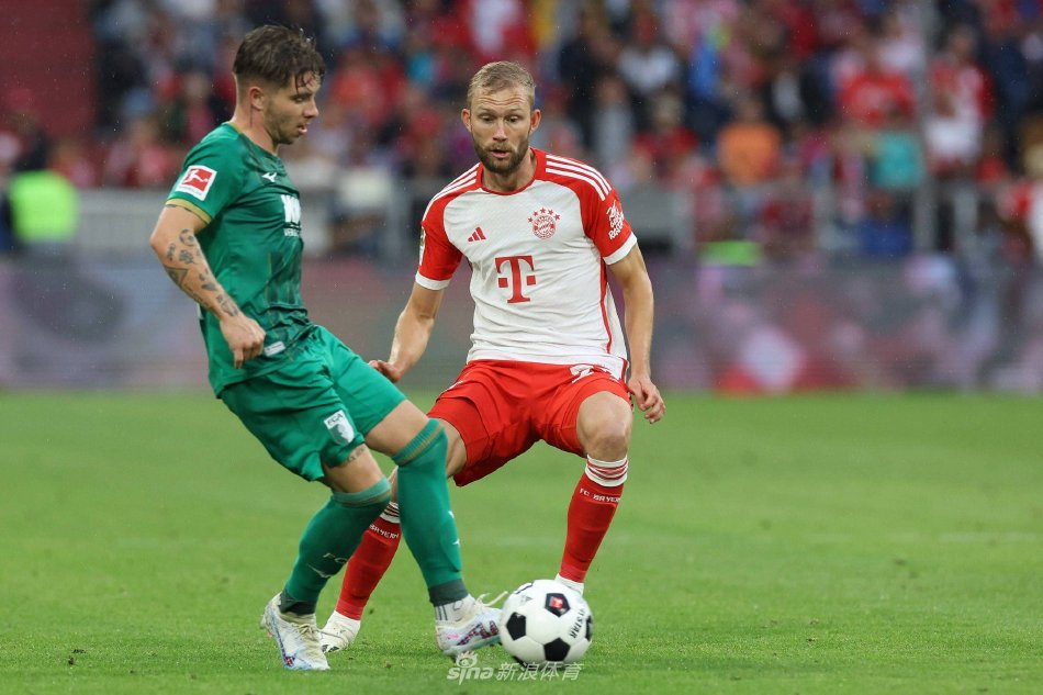 他在赛场上 他在赛场上